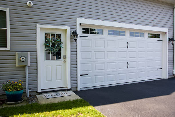24/7 Emergency Garage Door Panel Replacement experts in Belmont, NC